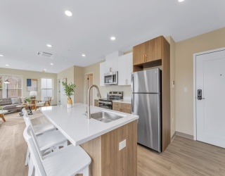 375 Cummins Highway, Boston, Massachusetts, 1 Bedroom Bedrooms, 3 Rooms Rooms,1 BathroomBathrooms,Residential Lease,For Rent,Cummins Highway,73492502