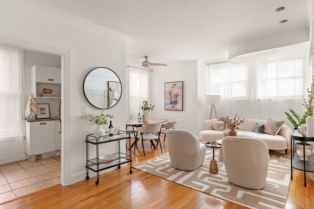 274 Clarendon, Boston, Massachusetts, 1 Bedroom Bedrooms, 3 Rooms Rooms,1 BathroomBathrooms,Residential,For Sale,Clarendon,73492513