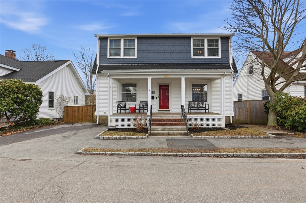 7 Sapphire Ave, Marblehead, Massachusetts, 4 Bedrooms Bedrooms, 7 Rooms Rooms,3 BathroomsBathrooms,Residential,For Sale,Sapphire Ave,73492517