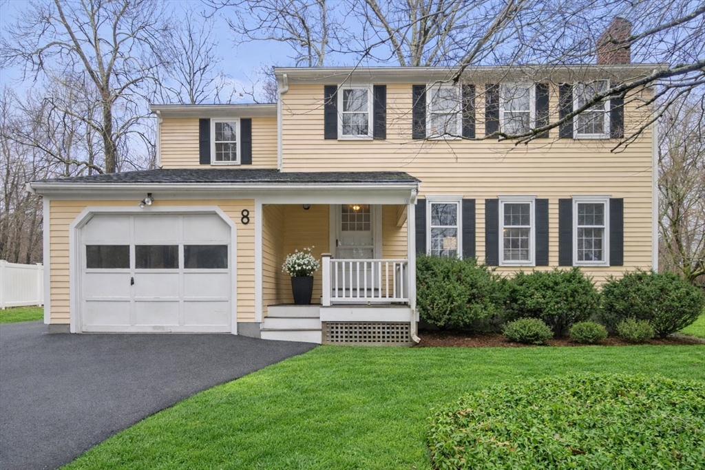 8 Woodfall Road, Medfield, Massachusetts, 4 Bedrooms Bedrooms, 8 Rooms Rooms,2.5 BathroomsBathrooms,Residential,For Sale,Woodfall Road,73492507
