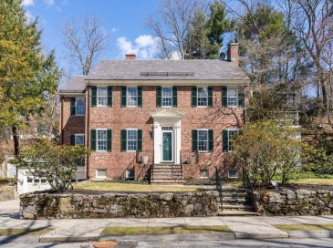 140 Dudley St, Brookline, Massachusetts, 5 Bedrooms Bedrooms, 10 Rooms Rooms,3.5 BathroomsBathrooms,Residential,For Sale,Dudley St,73492578