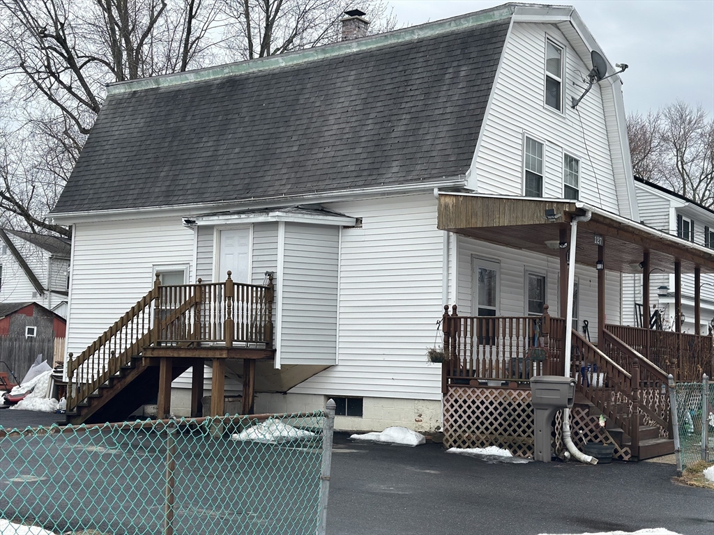 127 Elijah St, Springfield, Massachusetts, 3 Bedrooms Bedrooms, 7 Rooms Rooms,3 BathroomsBathrooms,Residential,For Sale,Elijah St,73492415