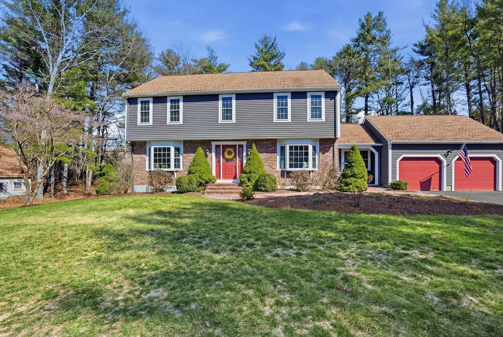 55 Marjan Drive, East Bridgewater, Massachusetts, 4 Bedrooms Bedrooms, 11 Rooms Rooms,2.5 BathroomsBathrooms,Residential,For Sale,Marjan Drive,73492598