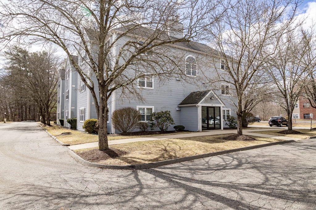 9 Longworth Ave, Brockton, Massachusetts, 2 Bedrooms Bedrooms, 5 Rooms Rooms,1 BathroomBathrooms,Residential,For Sale,Longworth Ave,73492619