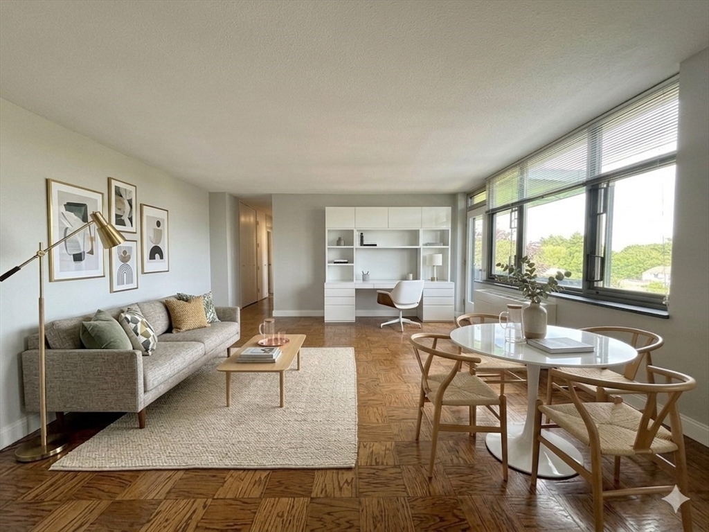 125 Trapelo Rd, Belmont, Massachusetts, 2 Bedrooms Bedrooms, 4 Rooms Rooms,1 BathroomBathrooms,Residential,For Sale,Trapelo Rd,73492668