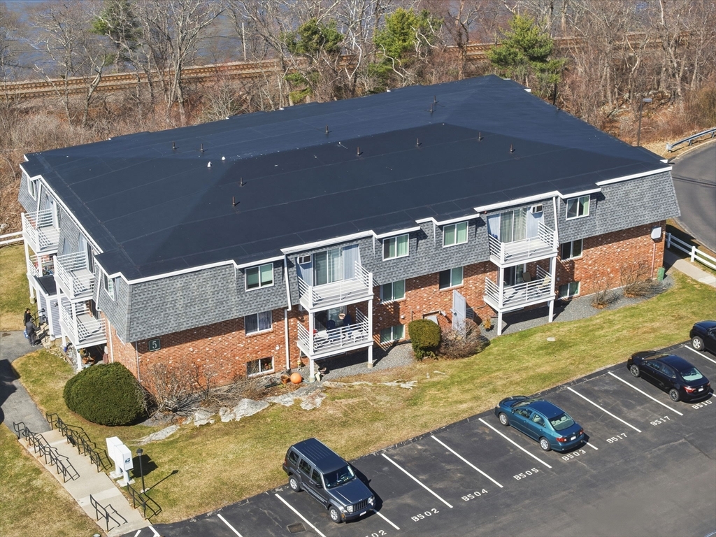 145 Essex Ave, Gloucester, Massachusetts, 1 Bedroom Bedrooms, 3 Rooms Rooms,1 BathroomBathrooms,Residential,For Sale,Essex Ave,73492595