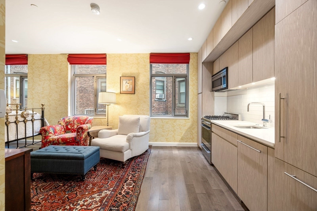 43 Westland Ave, Boston, Massachusetts, 1 Room Rooms,1 BathroomBathrooms,Residential,For Sale,Westland Ave,73492680