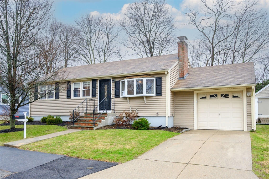 58 Norma Ave, Weymouth, Massachusetts, 3 Bedrooms Bedrooms, 6 Rooms Rooms,1 BathroomBathrooms,Residential,For Sale,Norma Ave,73492628