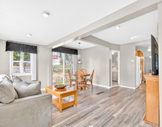 7 Sunrise Ave, Billerica, Massachusetts, 2 Bedrooms Bedrooms, 5 Rooms Rooms,1 BathroomBathrooms,Residential,For Sale,Sunrise Ave,73492596