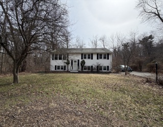 30 Highland St, East Bridgewater, Massachusetts, 3 Bedrooms Bedrooms, 7 Rooms Rooms,1 BathroomBathrooms,Residential,For Sale,Highland St,73492699