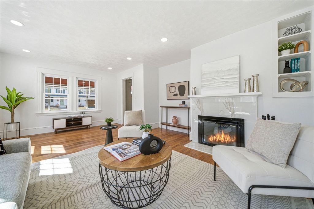 45 Marion St, Natick, Massachusetts, 5 Bedrooms Bedrooms, 10 Rooms Rooms,2 BathroomsBathrooms,Residential,For Sale,Marion St,73492407