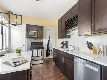 21 Royal Street, Boston, Massachusetts, 5 Bedrooms Bedrooms, 7 Rooms Rooms,2 BathroomsBathrooms,Residential Lease,For Rent,Royal Street,73492750