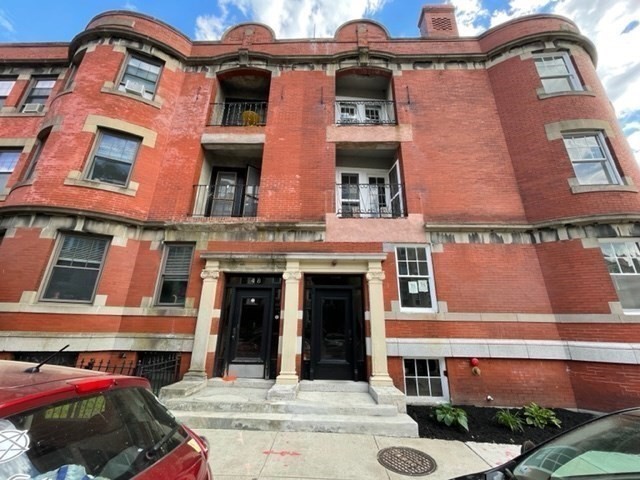 50 Englewood Ave, Boston, Massachusetts, 2 Bedrooms Bedrooms, 3 Rooms Rooms,1 BathroomBathrooms,Residential Lease,For Rent,Englewood Ave,73492705