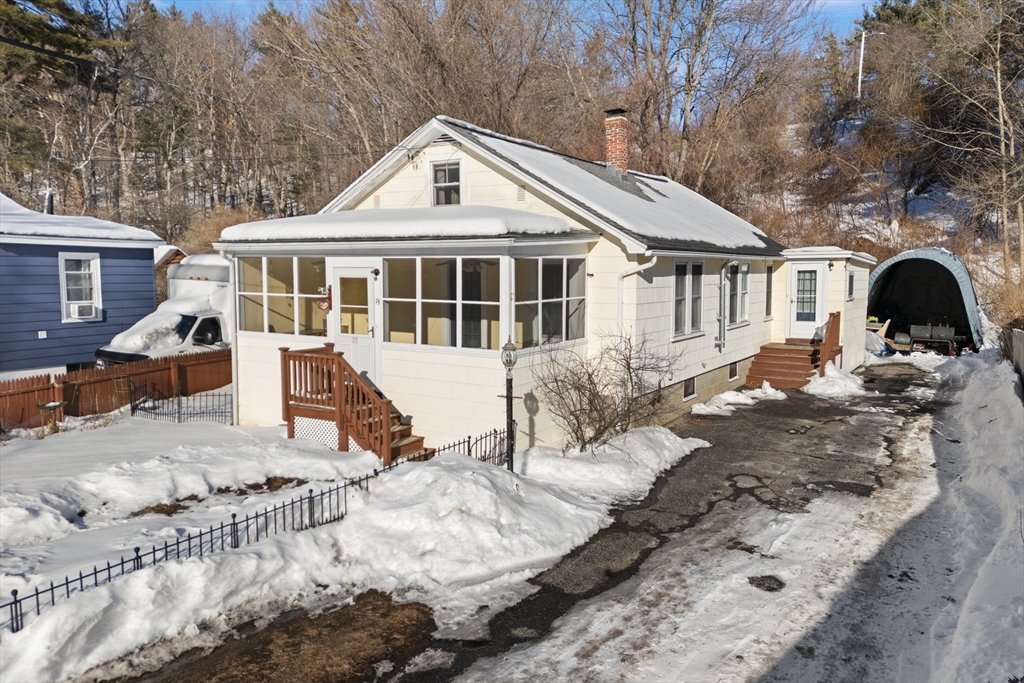 75 Electric St, Manchester, New Hampshire, 3 Bedrooms Bedrooms, 7 Rooms Rooms,1 BathroomBathrooms,Residential,For Sale,Electric St,73476592