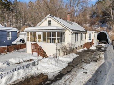 75 Electric St, Manchester, New Hampshire, 3 Bedrooms Bedrooms, 7 Rooms Rooms,1 BathroomBathrooms,Residential,For Sale,Electric St,73476592 75 Electric St, Manchester, New Hampshire, 3 Bedrooms Bedrooms, 7 Rooms Rooms,1 BathroomBathrooms,Residential,For Sale,Electric St,73476592