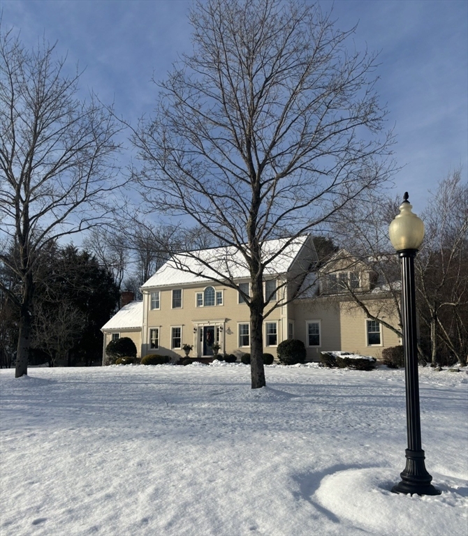 36 Bayberry Ln, Hanover, Massachusetts, 4 Bedrooms Bedrooms, 9 Rooms Rooms,2.5 BathroomsBathrooms,Residential,For Sale,Bayberry Ln,73472453