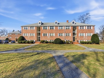 78 Edgelawn Avenue, North Andover, Massachusetts, 1 Bedroom Bedrooms, 3 Rooms Rooms,1 BathroomBathrooms,Residential,For Sale,Edgelawn Avenue,73469042