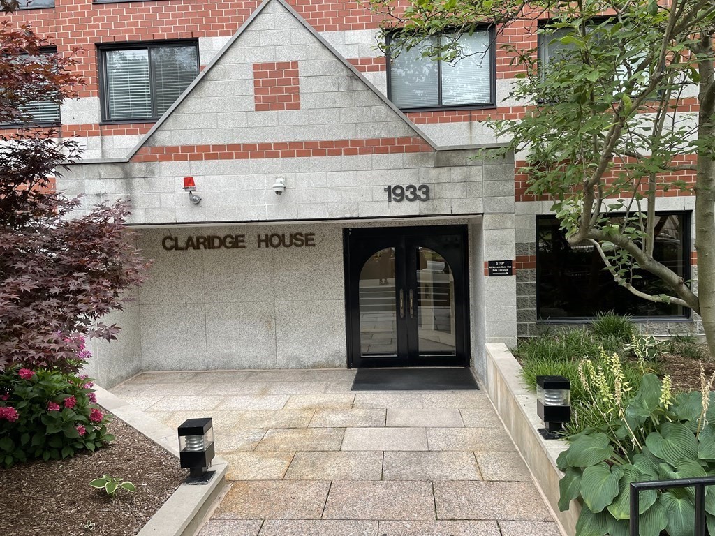 1933 Commonwealth Ave, Boston, Massachusetts, 1 Bedroom Bedrooms, 3 Rooms Rooms,1 BathroomBathrooms,Residential Lease,For Rent,Commonwealth Ave,73492762