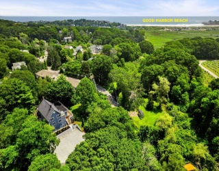 22 Witham Street, Gloucester, Massachusetts, 4 Bedrooms Bedrooms, 8 Rooms Rooms,1 BathroomBathrooms,Residential Lease,For Rent,Witham Street,73492453