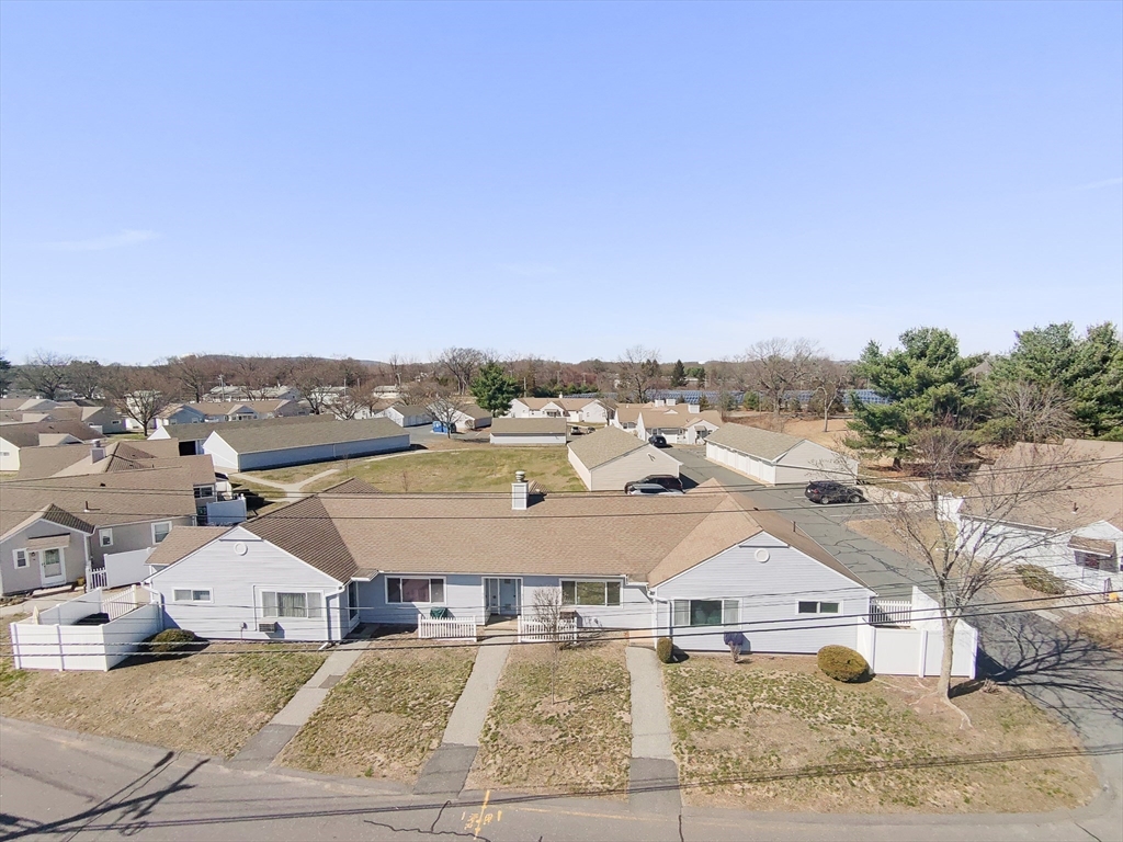 54 Mitchell Drive, Chicopee, Massachusetts, 2 Bedrooms Bedrooms, 4 Rooms Rooms,1 BathroomBathrooms,Residential,For Sale,Mitchell Drive,73492796