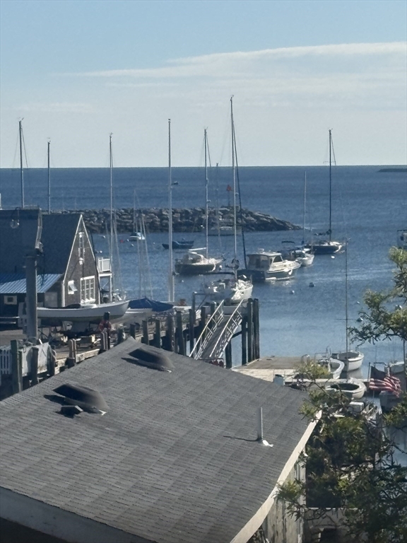 2 Mount Pleasant St, Rockport, Massachusetts, 1 Bedroom Bedrooms, 4 Rooms Rooms,1 BathroomBathrooms,Residential,For Sale,Mount Pleasant St,73492797