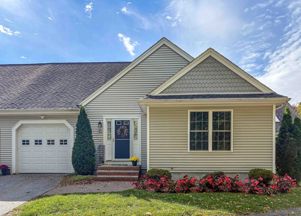 31 Enaya Circle, Worcester, Massachusetts, 2 Bedrooms Bedrooms, 4 Rooms Rooms,2 BathroomsBathrooms,Residential,For Sale,Enaya Circle,73489529