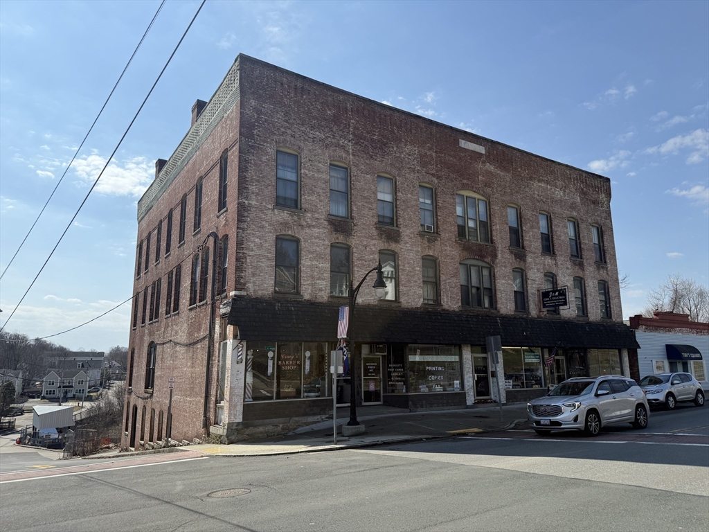 106 Main St, Spencer, Massachusetts, 14 Bedrooms Bedrooms, 14 Rooms Rooms,13 BathroomsBathrooms,Residential Income,For Sale,Main St,73492808