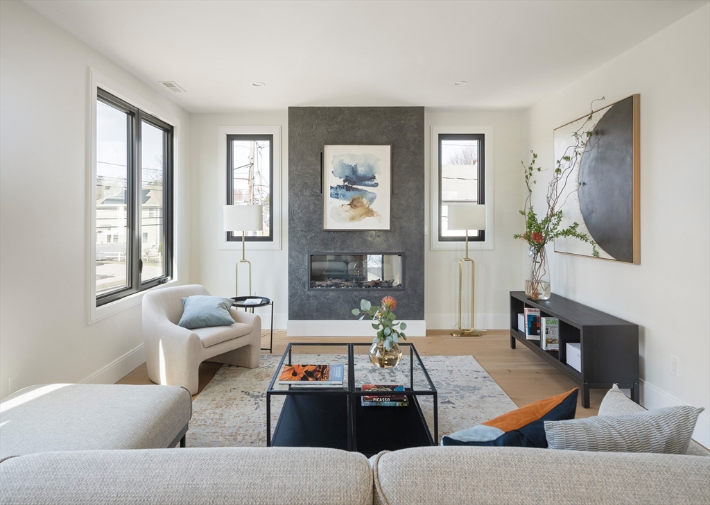 265-267 River Street, Newton, Massachusetts, 3 Bedrooms Bedrooms, 6 Rooms Rooms,3.5 BathroomsBathrooms,Residential,For Sale,River Street,73492780