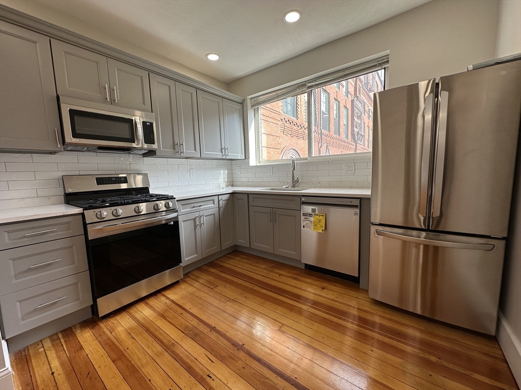 7 Worcester St, Boston, Massachusetts, 3 Bedrooms Bedrooms, 5 Rooms Rooms,1 BathroomBathrooms,Residential Lease,For Rent,Worcester St,73492855