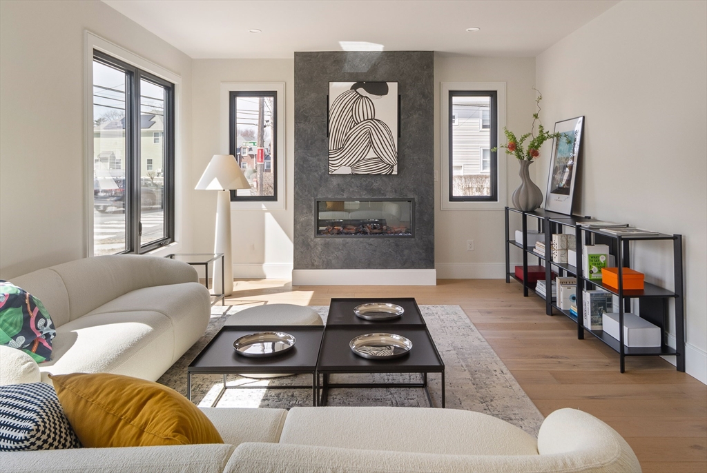 267 River Street, Newton, Massachusetts, 3 Bedrooms Bedrooms, 6 Rooms Rooms,2.5 BathroomsBathrooms,Residential,For Sale,River Street,73492878