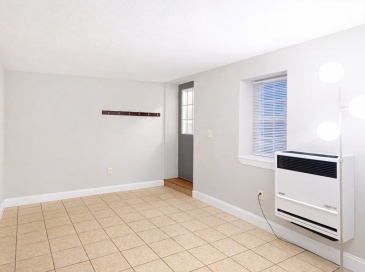 92 School St, Whitman, Massachusetts, 1 Bedroom Bedrooms, 4 Rooms Rooms,1 BathroomBathrooms,Residential Lease,For Rent,School St,73492884