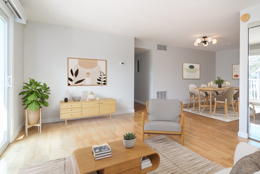 6 Post Oak Ln, Natick, Massachusetts, 2 Bedrooms Bedrooms, 5 Rooms Rooms,2 BathroomsBathrooms,Residential,For Sale,Post Oak Ln,73492892