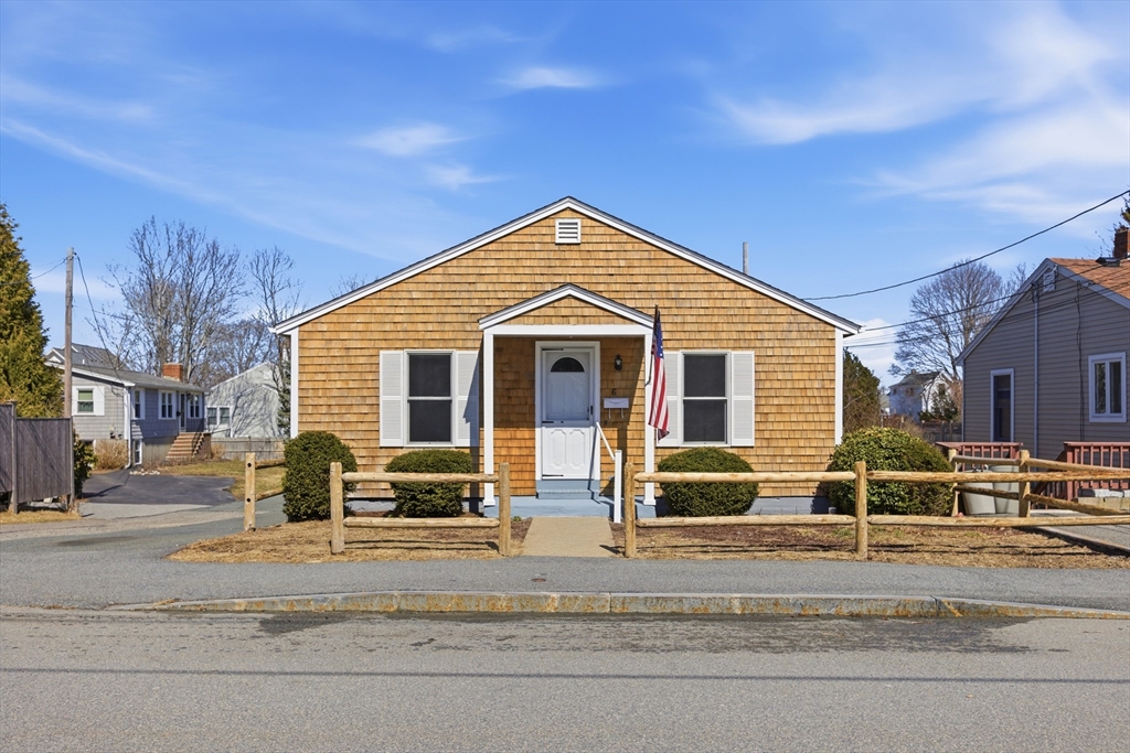 6 Parker St, Rockport, Massachusetts, 3 Bedrooms Bedrooms, 5 Rooms Rooms,1 BathroomBathrooms,Residential,For Sale,Parker St,73492893