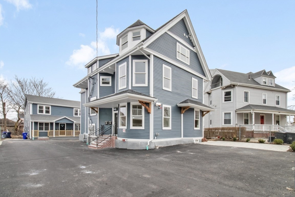 66-66R Stanley St, Boston, Massachusetts, 13 Bedrooms Bedrooms, 23 Rooms Rooms,8 BathroomsBathrooms,Residential Income,For Sale,Stanley St,73492888