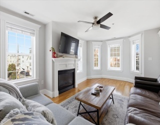 77 Baxter St, Boston, Massachusetts, 3 Bedrooms Bedrooms, 5 Rooms Rooms,2 BathroomsBathrooms,Residential,For Sale,Baxter St,73492906