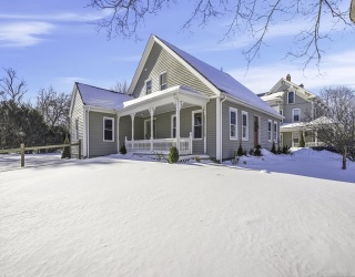 26 Maple St, Mendon, Massachusetts, 4 Bedrooms Bedrooms, 7 Rooms Rooms,2 BathroomsBathrooms,Residential,For Sale,Maple St,73474240