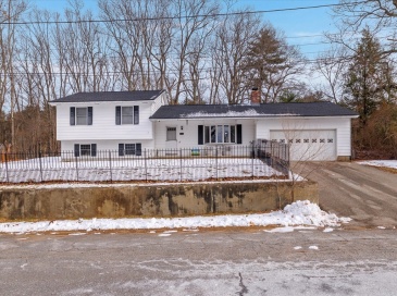 65 Lakeview Ave, Athol, Massachusetts, 3 Bedrooms Bedrooms, 5 Rooms Rooms,1 BathroomBathrooms,Residential,For Sale,Lakeview Ave,73465152