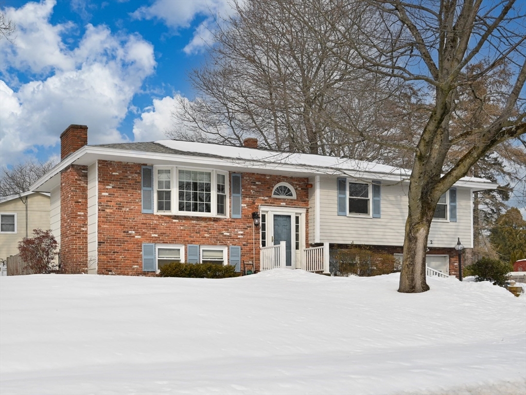 2 Iroquois Rd., Danvers, Massachusetts, 3 Bedrooms Bedrooms, 5 Rooms Rooms,1.5 BathroomsBathrooms,Residential,For Sale,Iroquois Rd.,73478249