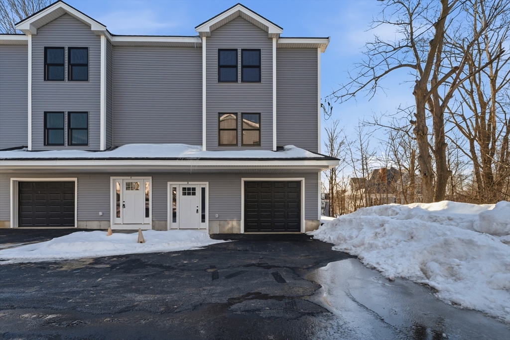 79 School St, Lowell, Massachusetts, 3 Bedrooms Bedrooms, 5 Rooms Rooms,2.5 BathroomsBathrooms,Residential,For Sale,School St,73479867