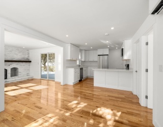 925 Washington Street, Franklin, Massachusetts, 3 Bedrooms Bedrooms, 8 Rooms Rooms,3 BathroomsBathrooms,Residential,For Sale,Washington Street,73474440