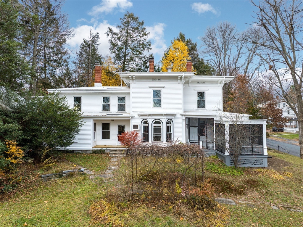 48 Gray St, Amherst, Massachusetts, 5 Bedrooms Bedrooms, 12 Rooms Rooms,3.5 BathroomsBathrooms,Residential Income,For Sale,Gray St,73455345
