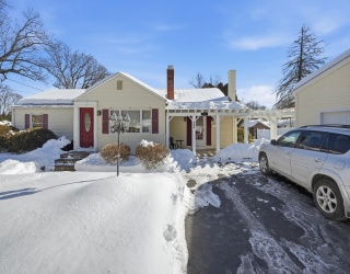 144 River Rd, Agawam, Massachusetts, 3 Bedrooms Bedrooms, 6 Rooms Rooms,1 BathroomBathrooms,Residential,For Sale,River Rd,73474329