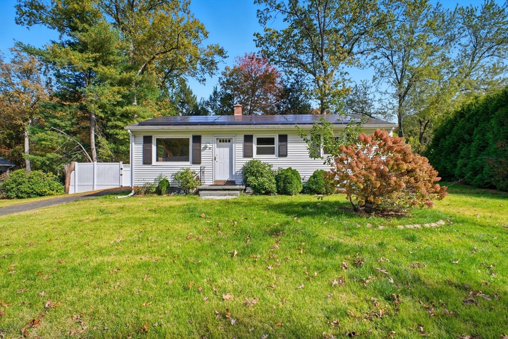 60 Jeanne Marie St, Springfield, Massachusetts, 3 Bedrooms Bedrooms, 5 Rooms Rooms,1 BathroomBathrooms,Residential,For Sale,Jeanne Marie St,73461972