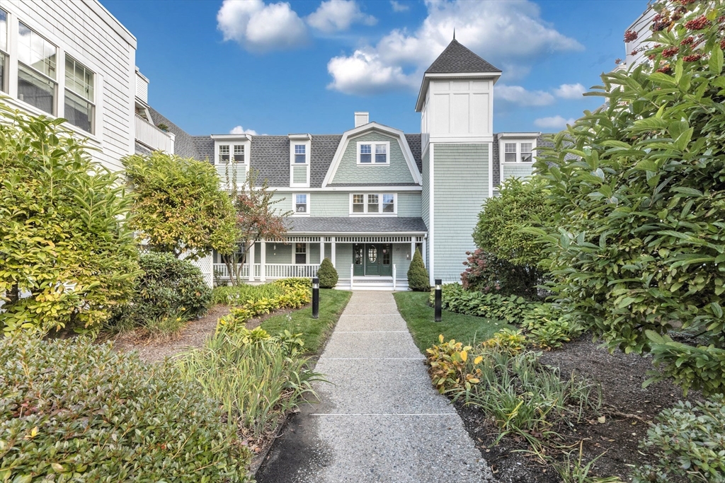 37 Hastings Street, Boston, Massachusetts, 2 Bedrooms Bedrooms, 5 Rooms Rooms,2 BathroomsBathrooms,Residential,For Sale,Hastings Street,73476305