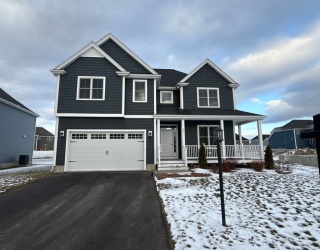 44 Titicut Avenue, Bridgewater, Massachusetts, 4 Bedrooms Bedrooms, 9 Rooms Rooms,3 BathroomsBathrooms,Residential,For Sale,Titicut Avenue,73465022