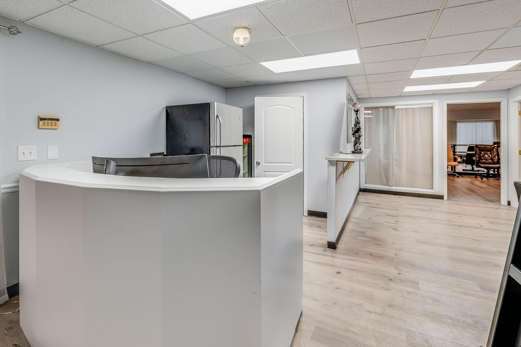 1 Elm Square, Andover, Massachusetts, ,Commercial Sale,For Sale,Elm Square,73385642