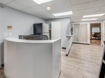 1 Elm Square, Andover, Massachusetts, ,Commercial Sale,For Sale,Elm Square,73385642