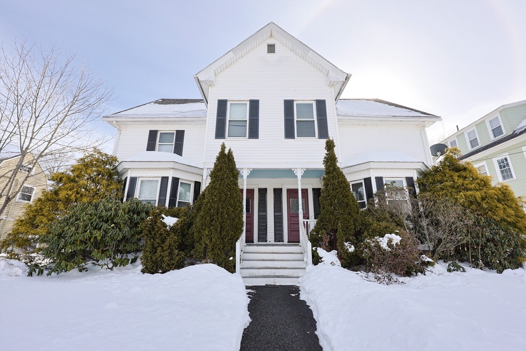 18-20 Jefferson St, Attleboro, Massachusetts, 6 Bedrooms Bedrooms, 12 Rooms Rooms,2 BathroomsBathrooms,Residential Income,For Sale,Jefferson St,73476210