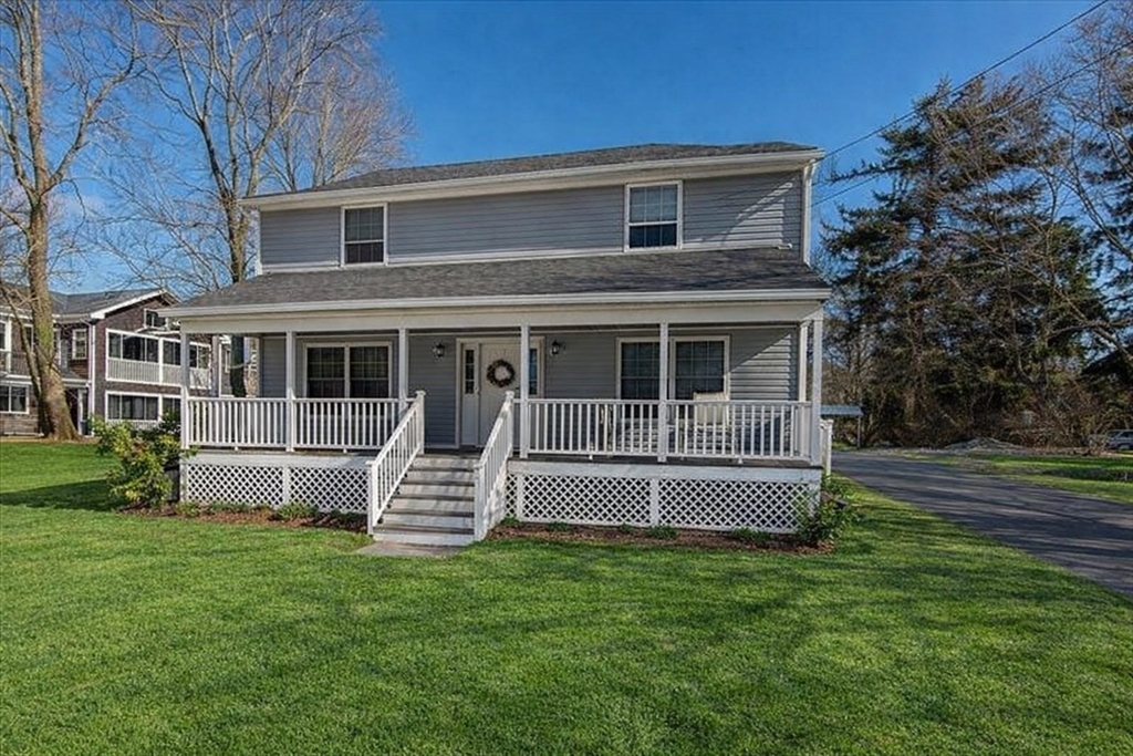 10 Emerald St, Gloucester, Massachusetts, 3 Bedrooms Bedrooms, 7 Rooms Rooms,2 BathroomsBathrooms,Residential,For Sale,Emerald St,73474360