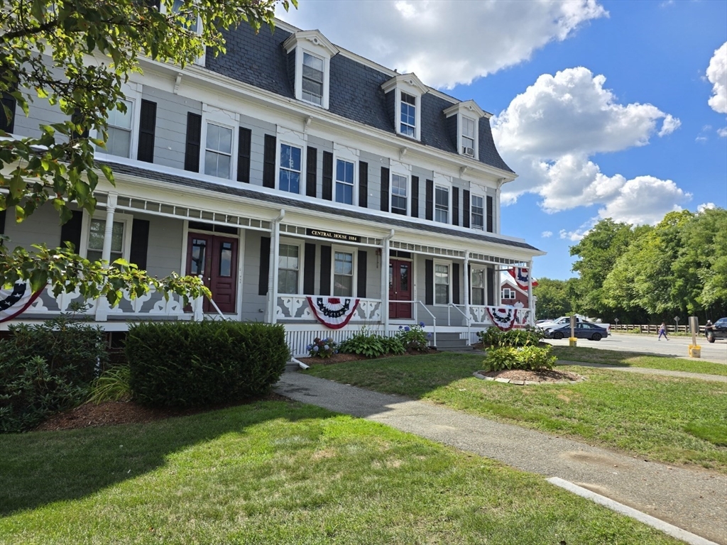 5 Central Sq., Chelmsford, Massachusetts, 1 Bedroom Bedrooms, 2 Rooms Rooms,1 BathroomBathrooms,Residential Lease,For Rent,Central Sq.,73492910